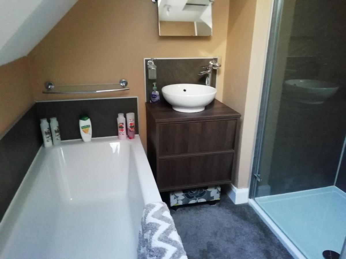 Carvetii - Halite House - 3 Bed House Sleeps Up To 5 People Appartement Tillicoultry Buitenkant foto
